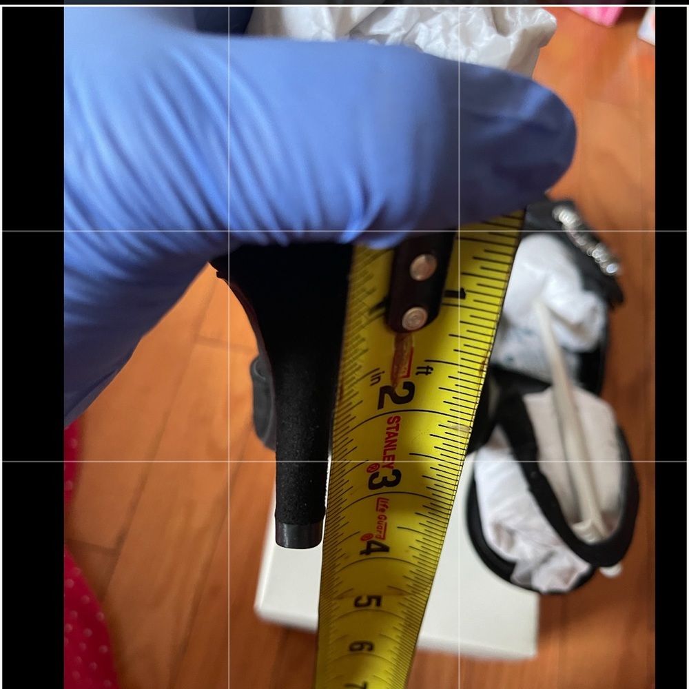 SHOES - Picture 4 of 4